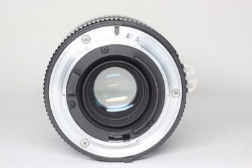 Пленочная зеркальная камера Nikon FE 35 мм Nikkor 35–105 мм F3,5–4,5 35–200 мм F3,5–4,5