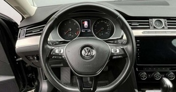 Volkswagen Passat B8 Variant 2.0 TDI BlueMotion SCR 190KM 2019 Volkswagen Passat 4-Motion Automat Navi Parktronic Kamera Alcantara, zdjęcie 18