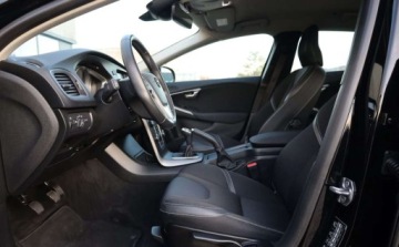 Volvo V40 II 2019 Volvo V40 Volvo V40 T2 Linje Svart 2.0 Benzyna 122KM, zdjęcie 22