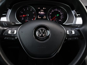 Volkswagen Passat B8 Limousine 1.8 TSI BlueMotion Technology 180KM 2017 VW Passat 1.8 TSI, Salon Polska, 1. Właściciel, zdjęcie 17