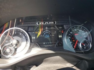  RAM 1500 2019r., Laramie, od ubezpieczalni 5.7 Benzyna 395KM, zdjęcie 9