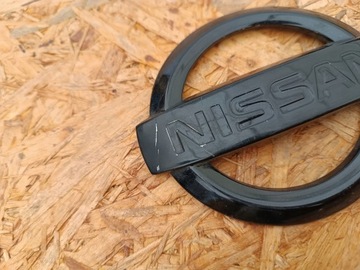ZNAK ZNAKY NÁRAZNÍKU PŘEDNÍ LOGO 62890CD000 NISSAN 350Z 370Z