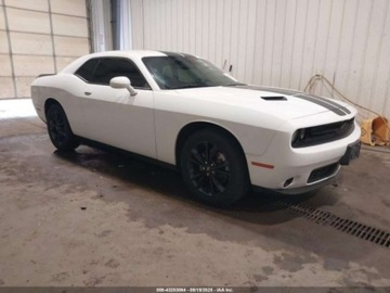 Dodge Challenger III 2021 Dodge Challenger DODGE CHALLENGER SXT AWD 3.6 Benzyna 303KM, zdjęcie 2