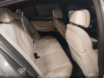 BMW Seria 5 G30-G31 2020 BMW M5 2020 BMW 5 Series M550i xDrive Sedan 4.4 Benzyna 53KM, zdjęcie 11