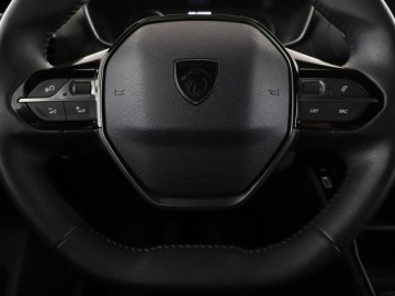 Peugeot 2008 II SUV 1.2 PureTech 100KM 2023 Peugeot 2008 navi kamera i czujniki parkowania, zdjęcie 20