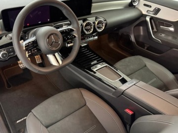 Mercedes Klasa A W177/V177 Hatchback Facelifting 1.3 200 163KM 2025 MERCEDES-BENZ A Klasa 200 AMG Line 1.3 (163KM) 2025, zdjęcie 5