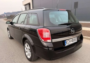 Opel Astra J Sports Tourer 1.6 Twinport ECOTEC 115KM 2010 Opel Astra LIFT 1.6i 115ps Serwisowana BezRdzy Bezwypadkowa Zadbana 1.6, zdjęcie 5