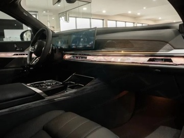 BMW Seria 7 G70 Sedan 3.0 40d 299KM 2025 BMW Seria 7 740d xDrive Sport Sedan 3.0 (299KM) 2025, zdjęcie 12