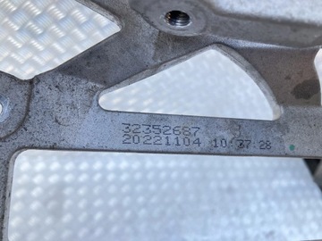 DRŽÁK KOMPRESORU KLIMATIZACE VOLVO EC40 C40 E400V2