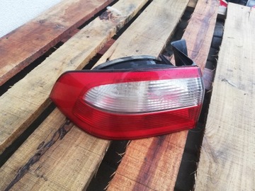 LAMPA TYŁ PRAWA RENAULT LAGUNA II HB (2001-07)