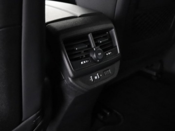 Peugeot 5008 II Crossover Facelifting 1.5 BlueHDi 130KM 2023 Peugeot 5008 AllurePack automat 7-os. virtual navi, zdjęcie 38