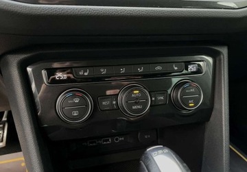 Volkswagen Tiguan II SUV 2.0 TDI 150KM 2019 Volkswagen Tiguan 2.0 TDI IQ.DRIVE 150KM DSG bezwypadkowy kamera, zdjęcie 29