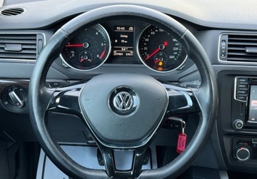 Volkswagen Jetta VI Sedan Facelifting 2.0 TDI 110KM 2016 Volkswagen Jetta Salon Polska ,Czujniki parkowania, FV-VAT 23 2.0 Diesel, zdjęcie 4