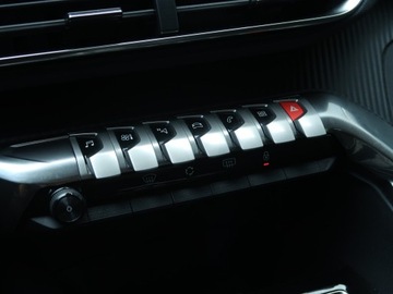 Peugeot 3008 II Crossover Facelifting  1.2 PureTech 130KM 2022 Peugeot 3008 1.2 PureTech, Salon Polska, zdjęcie 16