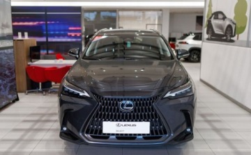 Lexus NX II SUV Facelifting 2.5 350h 243KM 2025 Lexus NX 350h Prestige AWD Design Tazuna 2.5 Hybryda 243KM