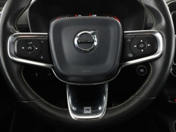 Volvo XC40 Crossover 2.0 D3 150KM 2019 Volvo XC 40 R-Design, Automat, Panorama, Kamera,, zdjęcie 20