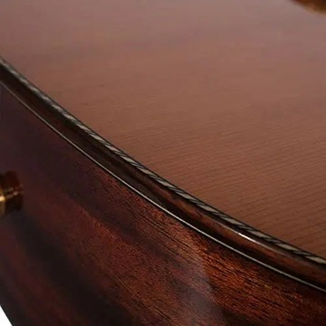 Tyma-G15E — классическая гитара со встроенным звукоснимателем.