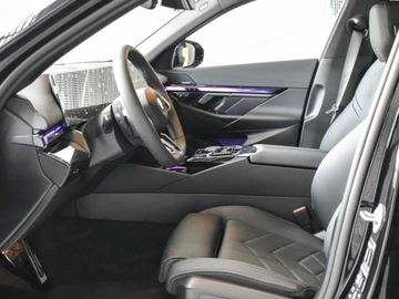 BMW Seria 5 G90-91 Touring 2.0 520d 197KM 2025 BMW Seria 5 520d xDrive Sport Sedan 2.0 (197KM) 2025, zdjęcie 4