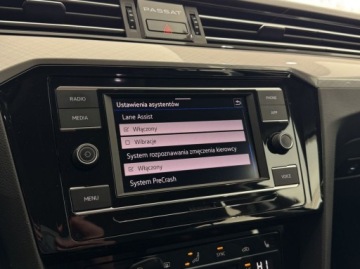 Volkswagen Passat B8 Variant Facelifting 2.0 TDI SCR 150KM 2023 Volkswagen Passat Business ACC LED Hak CarPlayAndroid Auto Podgrzewan, zdjęcie 33