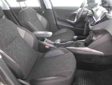 Peugeot 2008 I SUV Facelifting 1.6 BlueHDi 99KM 2018 Peugeot 2008 1.6 BlueHDi, Navi, Klima, Tempomat, zdjęcie 8