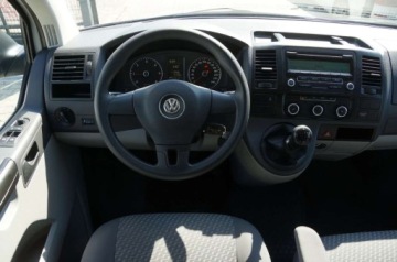 Volkswagen Caravelle T5 Caravelle Facelifting długi rozstaw osi 2.0 TDI 140KM 2010 Volkswagen Caravelle 2.0 TDI CR 140 KM, 9osob, Klimatyzacja, Long, Zarejes, zdjęcie 10