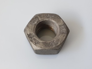 ŚRUBA HV M36 x 235 10.9 Z NAKRĘTKĄ I PODKŁADKAMI