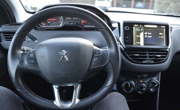 Peugeot 208 I Hatchback 3d 1.2 VTI 82KM 2013 Peugeot 208 1.2 VTi 82KM LED Klima Tempomat Tablet PDC Bluetooth Alufelgi, zdjęcie 18