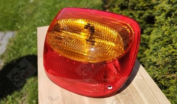 Lampa tylna John Deere AL210180 oryginał opolskie
