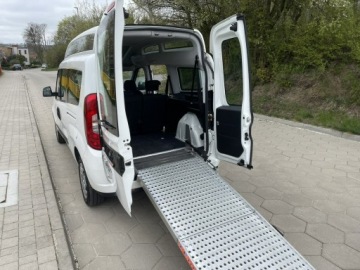 Fiat Doblo IV 1.6 MultiJet 120KM 2021 Fiat Doblo 1.6 Diesel 120KM Dla Niepełnosprawnych, zdjęcie 6