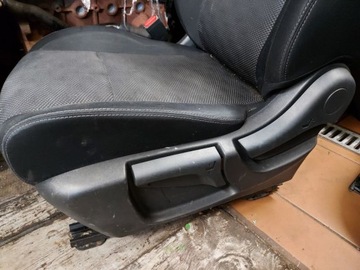 NISSAN QASHQAI II 2 J11 SEDADLO ŘIDIČE LEVÝ PŘEDNÍ