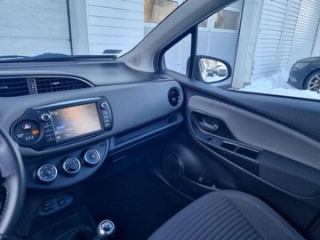 Toyota Yaris III Hatchback 5d Facelifting 2017 1.5 Dual VVT-iE 111KM 2019 Toyota Yaris Toyota Yaris 1,5-Dual-VVT-iE, serwisowany w ASO, 1.5 Benzyna, zdjęcie 23