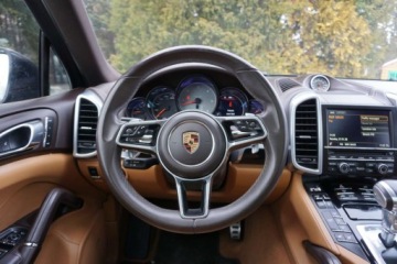 Porsche Cayenne II SUV Facelifting 4.2 D 385KM 2016 Porsche Cayenne Salon PL 4.2 V8 Panorama Tempomat Asyst. park z kamera, zdjęcie 14
