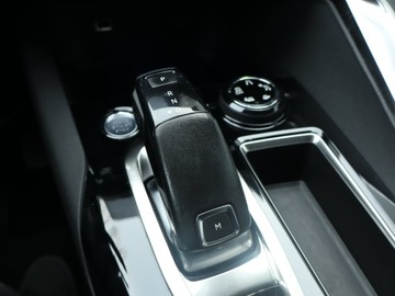 Peugeot 5008 II Crossover 1.2 PureTech 130KM 2018 Peugeot 5008 PureTech 130, Salon Polska, zdjęcie 15