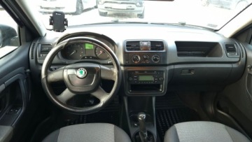 Skoda Fabia II Kombi Facelifting 1.4 16V 85KM 2012 Skoda Fabia Ozarow Mazowiecki 2012 rok produkcji 1.4 benzyna LPG, zdjęcie 6