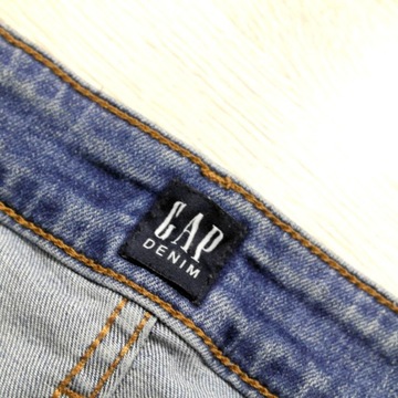 GAP _ PIĘKNE JEANSOWE SPODENKI Z LOGO _ S/M