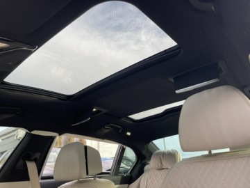 BMW Seria 7 G11-G12 Sedan L Facelifting 3.0 745e 394KM 2022 BMW 745 Long Mpakiet Xdrive Pamięć Pneumatyka, zdjęcie 15