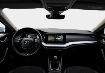 Skoda Octavia IV Liftback 1.5 TSI EVO 150KM 2024 Skoda Octavia Virtual Cockpit - Tempomat - Podgrz. fotele-szyba-kierownica, zdjęcie 10