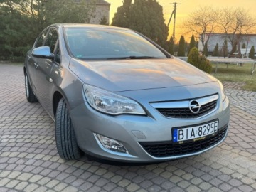 Opel Astra J Hatchback 5d 1.4 Twinport ECOTEC 100KM 2011 Opel Astra 1.4 100KM Klima 1-reka Tablet Carplay Gotowy do jazdy PL, zdjęcie 19