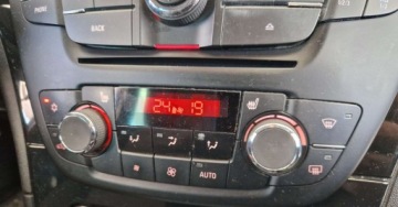 Opel Insignia I Sports Tourer 2.0 CDTI ECOTEC 160KM 2013 Opel Insignia 2.0 CDTI 160KM Sports Tourer 2.0 Diesel 160KM, zdjęcie 15