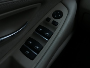 BMW Seria 5 F10-F11 Touring 520d 184KM 2012 BMW 5 520d, 181 KM, Automat, Skóra, Navi, Xenon, zdjęcie 15