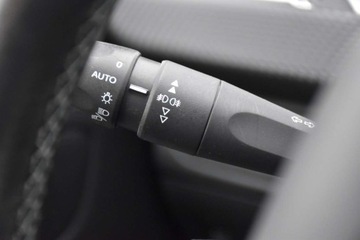 Peugeot 2008 I SUV Facelifting 1.2 PureTech 110KM 2018 Peugeot 2008 NaviKamera SkoraAlcantara Ambiente Led Panorama Klimatronic, zdjęcie 19