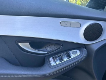 Mercedes GLC C253 2020 Mercedes-Benz GLC 300 de 4Matic diesel elektric 2.0 Hybryda Plug-in 194KM, zdjęcie 21