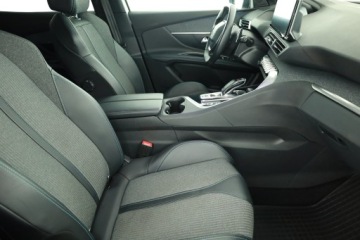 Peugeot 3008 II Crossover Facelifting  1.2 PureTech 130KM 2023 Peugeot 3008 1.2 PureTech, Salon Polska, zdjęcie 6