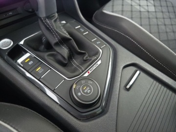 Volkswagen Tiguan Allspace SUV Facelifting 2.0 TDI SCR 200KM 2023 Volkswagen Tiguan Allspace R-line, dach panoramiczny,Harman Kardon,HAK,Sal, zdjęcie 20
