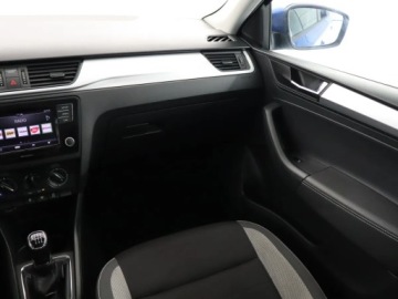 Skoda Rapid II Liftback Facelifting 1.0 TSI 95KM 2018 Skoda Rapid Spaceback 1.0 TSI, Salon Polska, zdjęcie 7