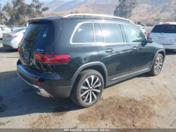 Mercedes GLB 2023 Mercedes-Benz GLB 250, 2023r., 4x4, 2.0L 2.0 Benzyna 221KM, zdjęcie 2