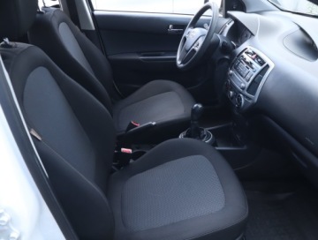 Hyundai i20 I Hatchback 5d Facelifting 1.1 CRDi 75KM 2014 Hyundai i20 1.1 CRDi, Salon Polska, Klima, zdjęcie 8