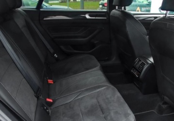 Volkswagen Arteon Fastback Facelifting 2.0 TSI 190KM 2021 Volkswagen Arteon 2.0TSI 190KM DSG, R-Line, Podgrzewane fotele, Podgrzewan, zdjęcie 12