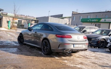 Mercedes Klasa E W213 Cabrio 2.0 200 184KM 2018 Mercedes-Benz Klasa E Mercedes-Benz Klasa E W213 2.0 4Matic 184KM AMG-Line, zdjęcie 9