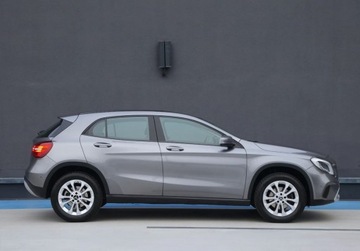 Mercedes GLA I Off-roader 1.6 180 122KM 2017 Mercedes-Benz GLA LIFT 180 Benzyna 122HP Automat Kamera II.wlasciciel GWAR, zdjęcie 5